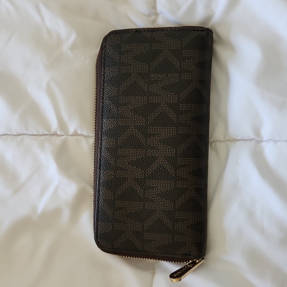 Michael kors Brown long wallet zip closure - Picture 5 of 6